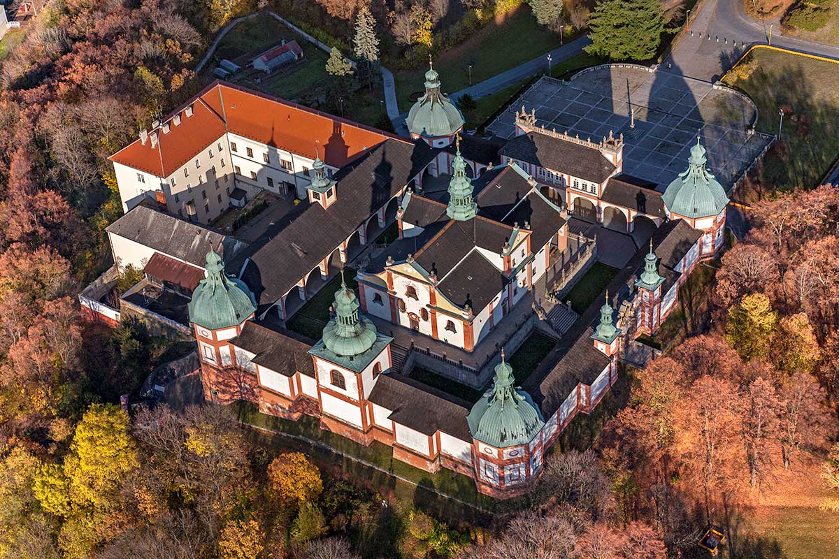 Svatá Hora u Příbrami – 17 km, 14 min. Svatá Hora u Příbrami - 17 km, 14 min.